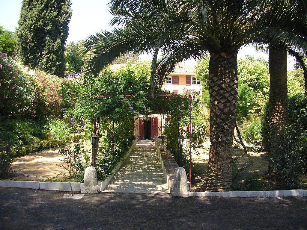 Les Jardins D'Anglise Hotel Six-Fours-les-Plages Ngoại thất bức ảnh